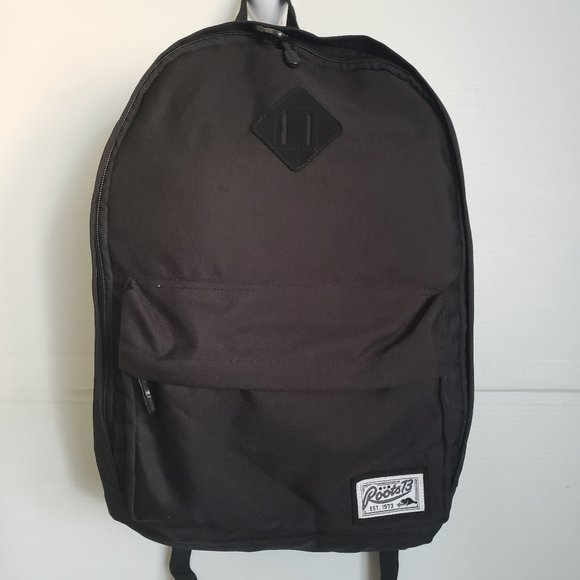 Roots Other - ROOTS Backpack black front pocket zippered lightweight back 2 school work travel